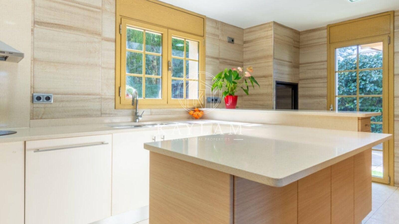 4 soveværelse Villa til salg i Platja d'Aro - € 725.000 (Ref: 8365940)