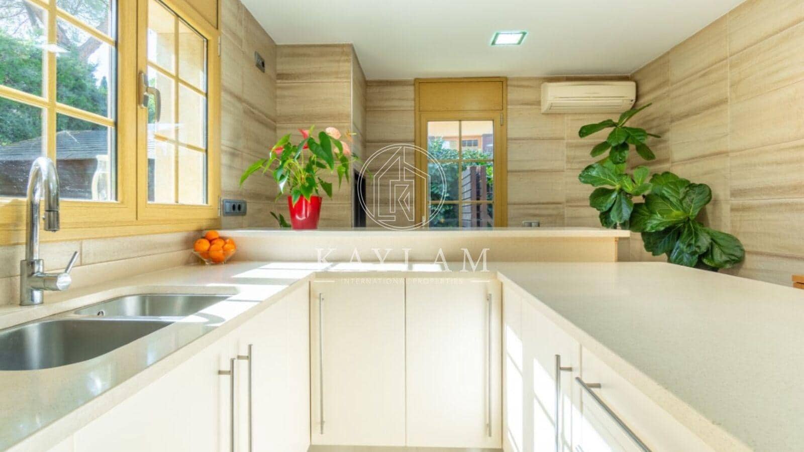 4 soveværelse Villa til salg i Platja d'Aro - € 725.000 (Ref: 8365940)