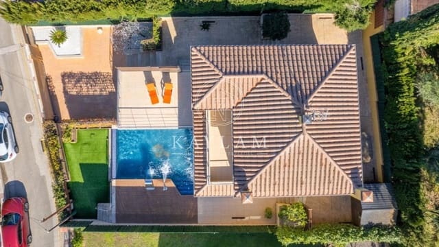 4 soveværelse Villa til salg i Platja d'Aro, Castell-Platja d'Aro - € 725.000 (Ref: 8365940)