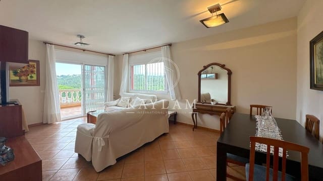 5 bedroom Villa for sale in Vidreres - € 325,000 (Ref: 8382627)