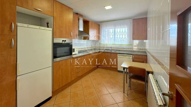 5 bedroom Villa for sale in Vidreres - € 325,000 (Ref: 8382627)