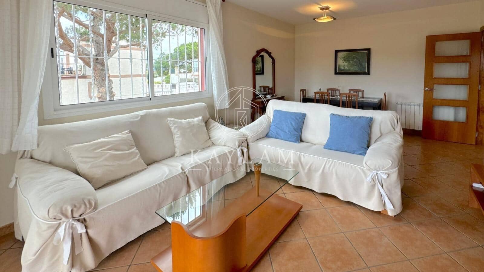 5 bedroom Villa for sale in Vidreres - € 325,000 (Ref: 8382627)