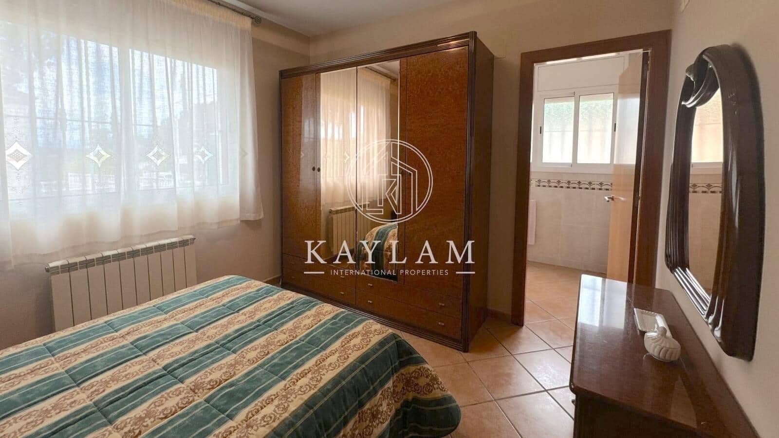 5 bedroom Villa for sale in Vidreres - € 325,000 (Ref: 8382627)