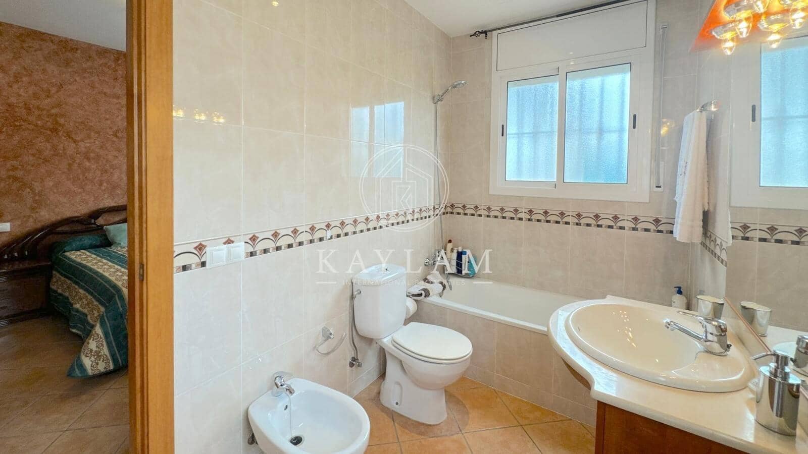 5 bedroom Villa for sale in Vidreres - € 325,000 (Ref: 8382627)