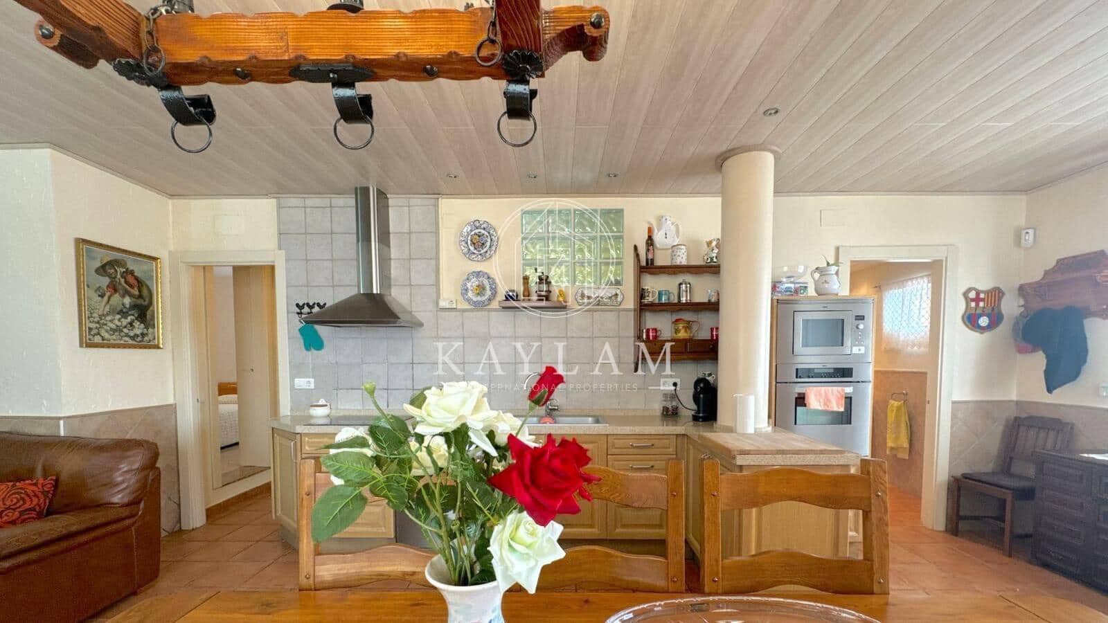 5 bedroom Villa for sale in Vidreres - € 325,000 (Ref: 8382627)