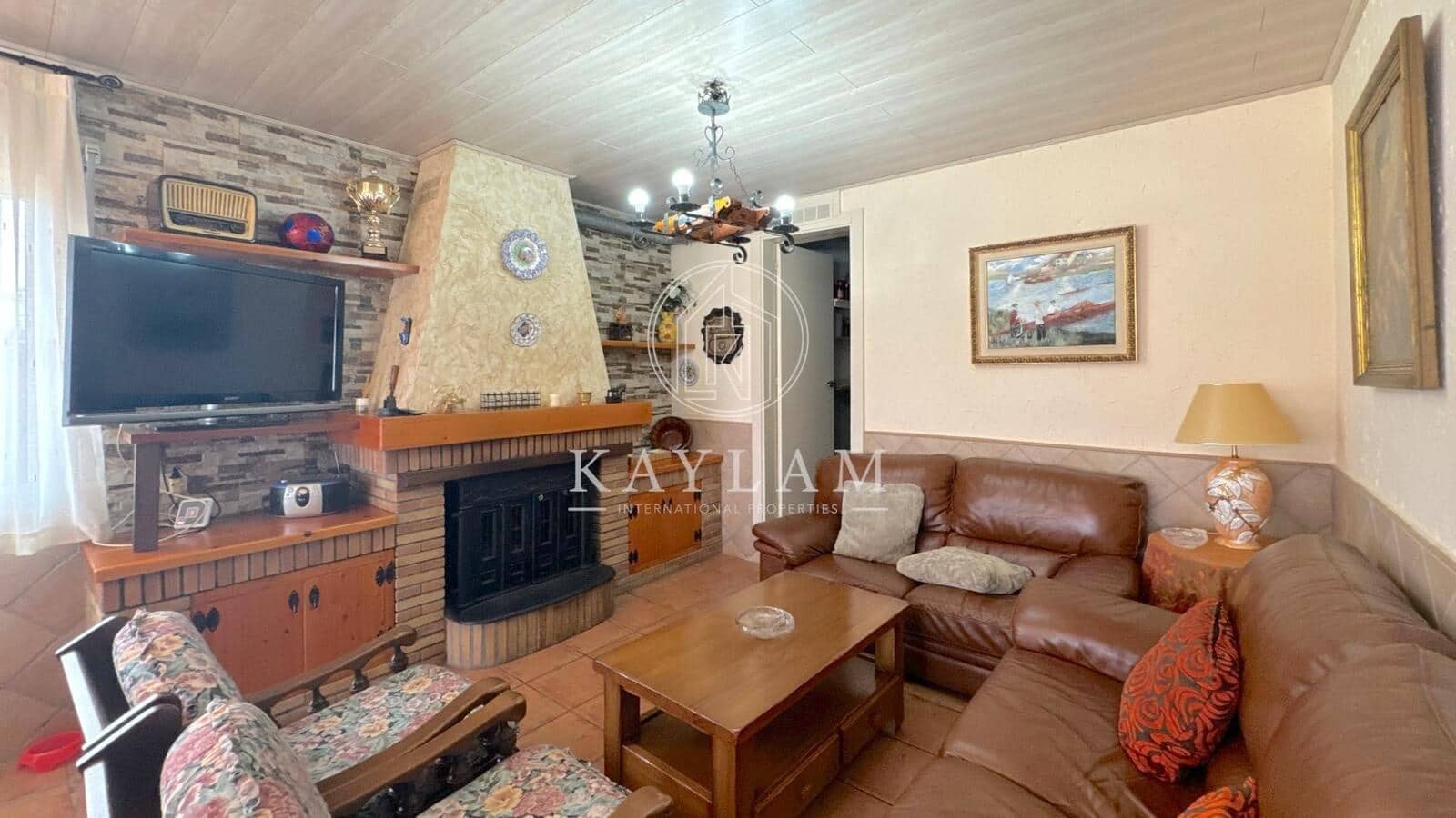 5 bedroom Villa for sale in Vidreres - € 325,000 (Ref: 8382627)