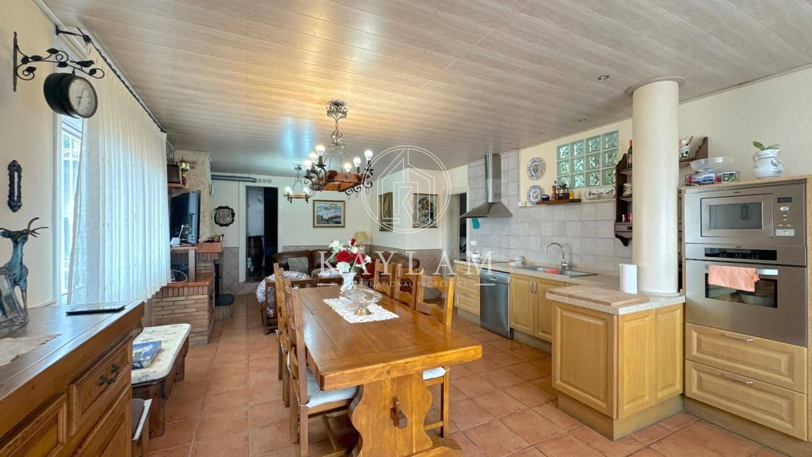 5 bedroom Villa for sale in Vidreres - € 325,000 (Ref: 8382627)