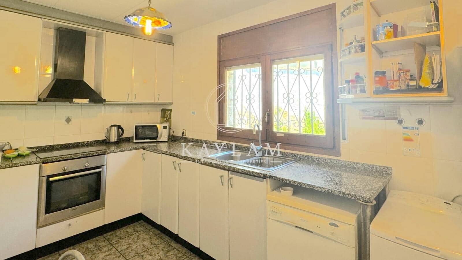 5 soveværelse Villa til salg i Lloret de Mar - € 470.000 (Ref: 8385605)