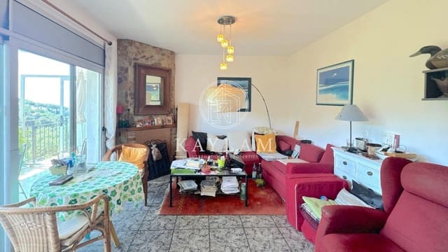 5 bedroom Villa for sale in Lloret de Mar - € 470,000 (Ref: 8385605)