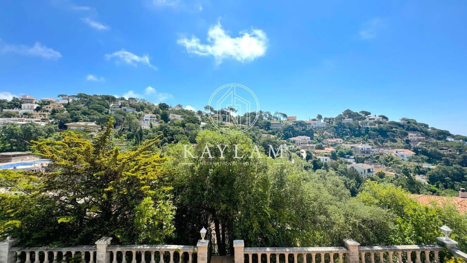 5 soveværelse Villa til salg i Lloret de Mar - € 470.000 (Ref: 8385605)