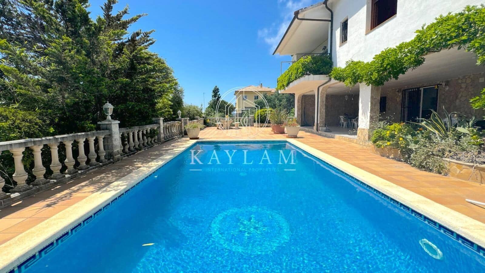 5 soveværelse Villa til salg i Lloret de Mar - € 470.000 (Ref: 8385605)