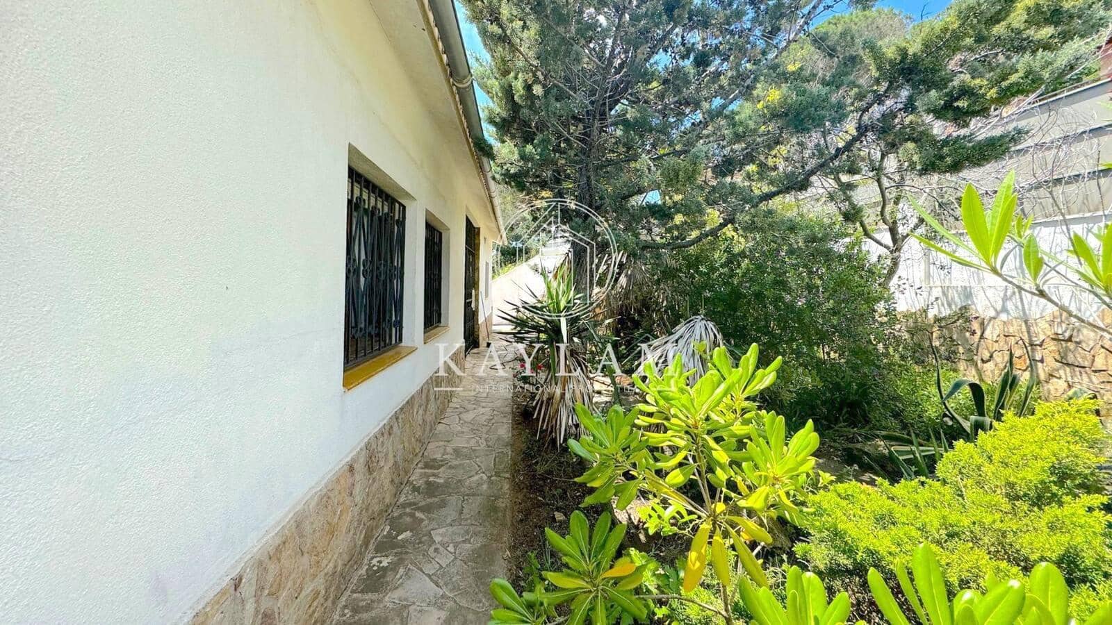 5 soveværelse Villa til salg i Lloret de Mar - € 470.000 (Ref: 8385605)