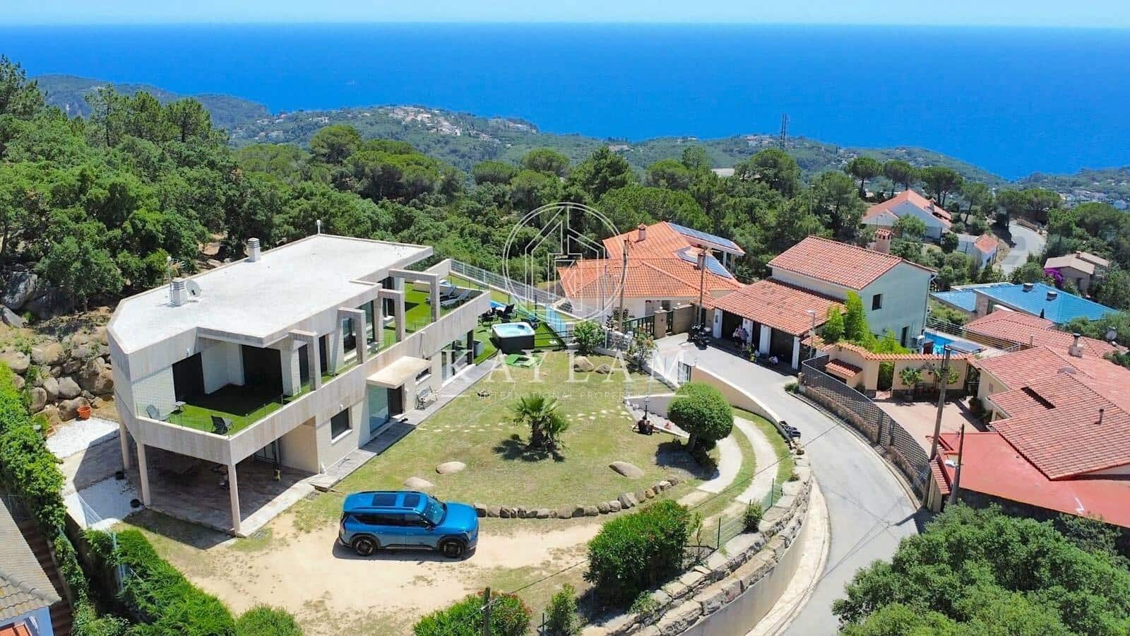 5 soverom Villa til salgs i Lloret de Mar med garasje - € 1 350 000 (Ref: 8403512)