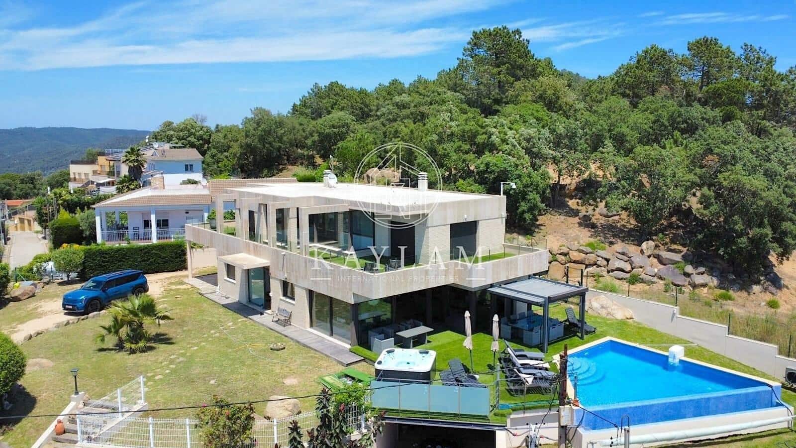 5 soverom Villa til salgs i Lloret de Mar med garasje - € 1 350 000 (Ref: 8403512)