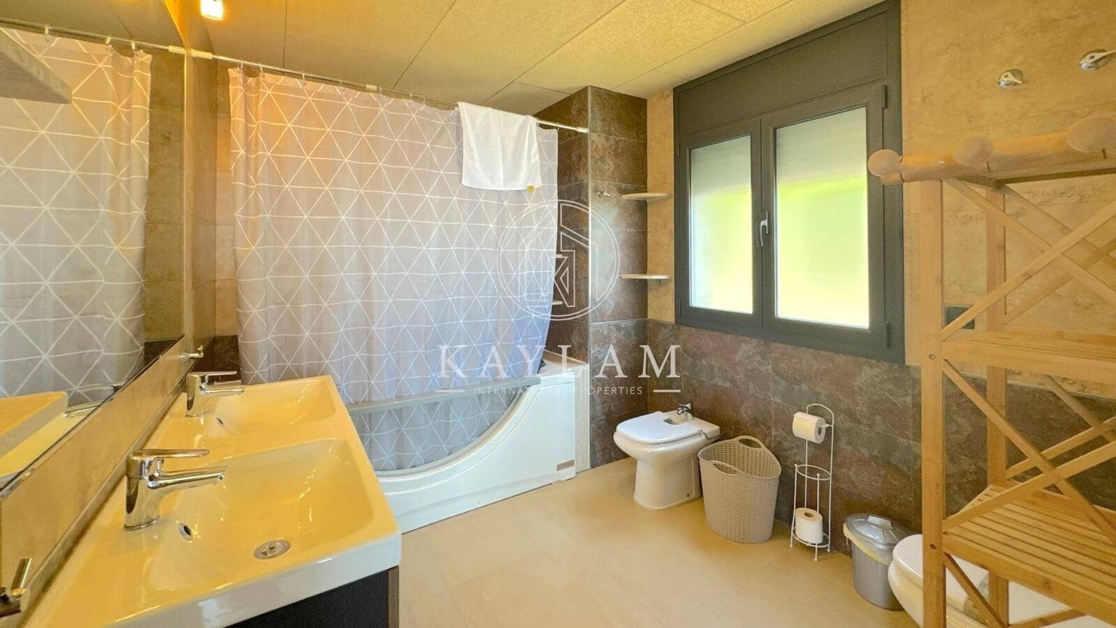 5 soverom Villa til salgs i Lloret de Mar med garasje - € 1 350 000 (Ref: 8403512)