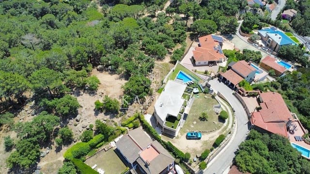 5 soverom Villa til salgs i Roca Grossa, Lloret de Mar med garasje - € 1 350 000 (Ref: 8403512)