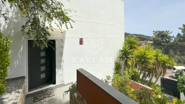 5 soveværelse Villa til salg i Serra Brava, Lloret de Mar - € 649.000 (Ref: 8405100)