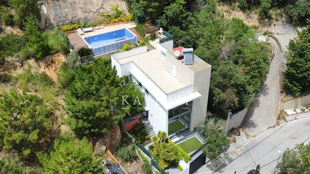 5 soveværelse Villa til salg i Serra Brava, Lloret de Mar - € 649.000 (Ref: 8405100)