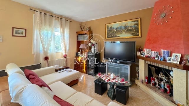 3 bedroom Villa for sale in Vidreres - € 350,000 (Ref: 8565939)