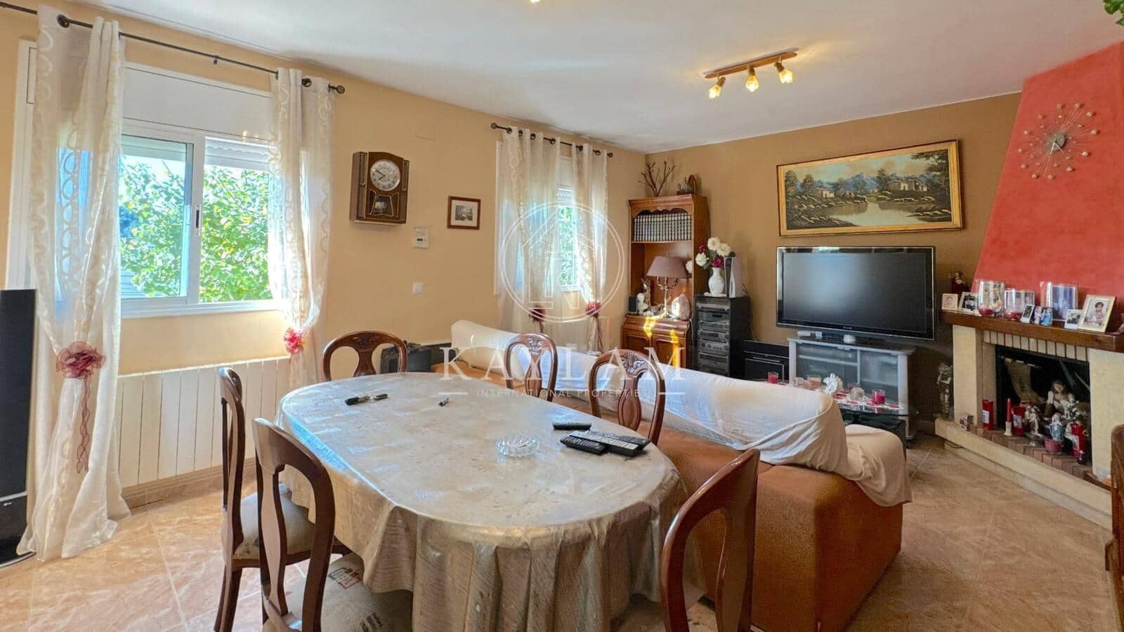 3 slaapkamer Villa te koop in Vidreres - € 350.000 (Ref: 8565939)