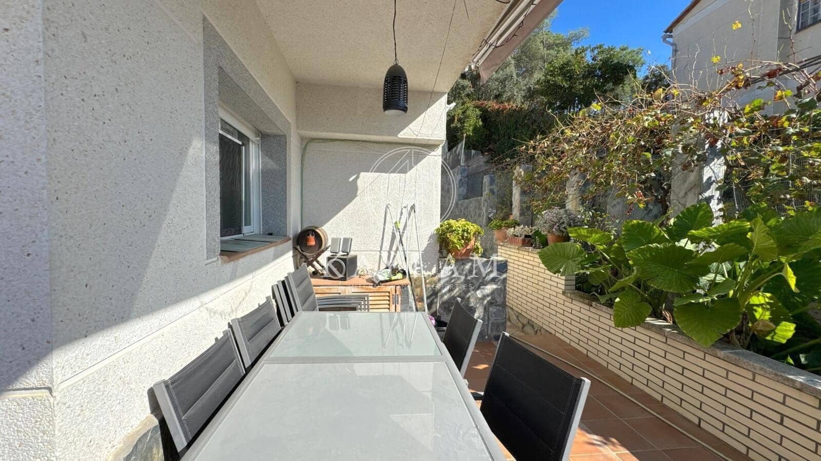 3 slaapkamer Villa te koop in Vidreres - € 350.000 (Ref: 8565939)