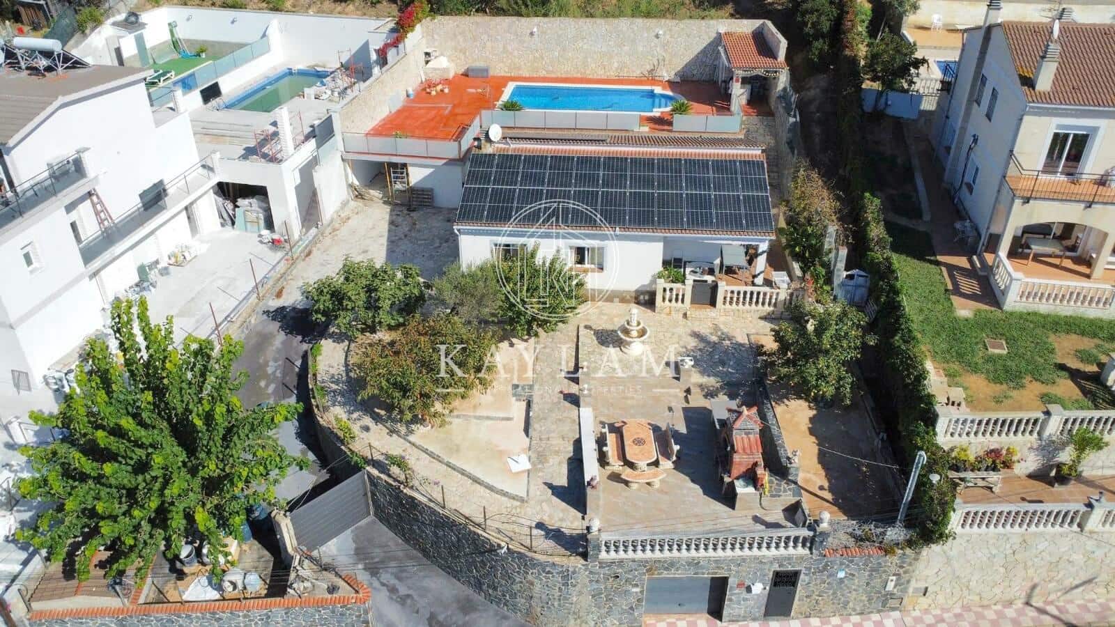 3 slaapkamer Villa te koop in Vidreres - € 350.000 (Ref: 8565939)