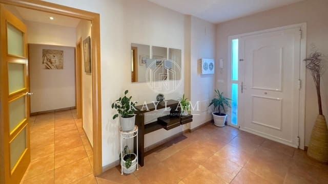 3 slaapkamer Villa te koop in Lloret de Mar - € 270.000 (Ref: 8672062)