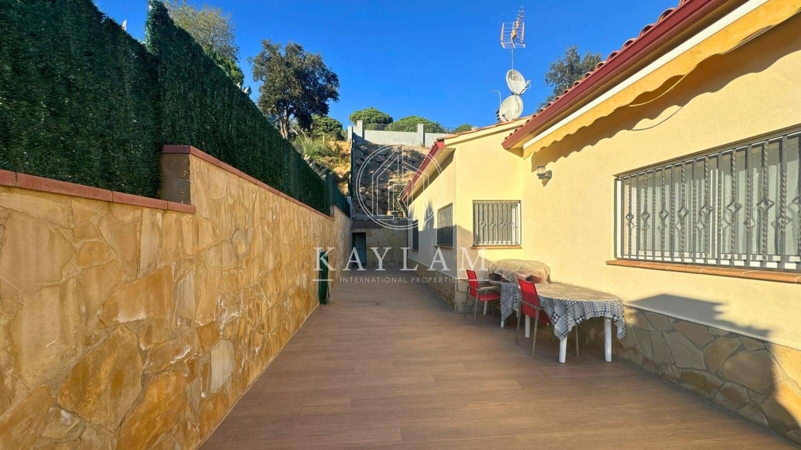 3 slaapkamer Villa te koop in Lloret de Mar - € 270.000 (Ref: 8672062)