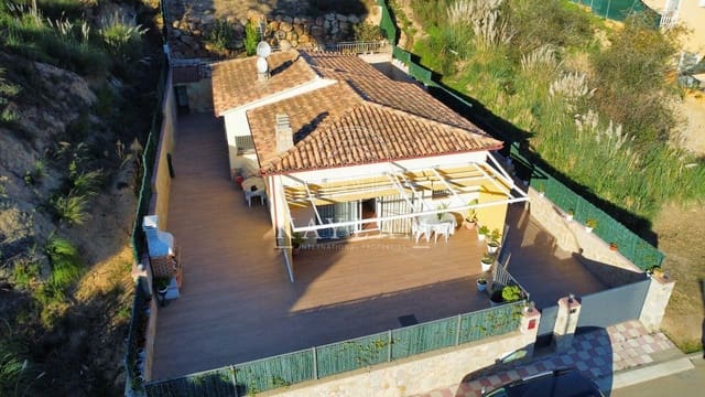 3 slaapkamer Villa te koop in Lloret de Mar - € 270.000 (Ref: 8672062)