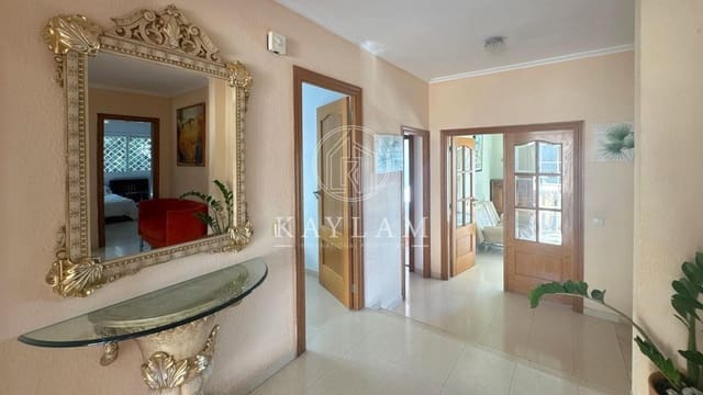 6 soverom Villa til salgs i Roca Grossa, Lloret de Mar - € 750 000 (Ref: 8676056)