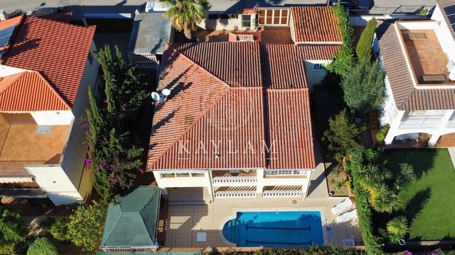 6 soveværelse Villa til salg i Roca Grossa, Lloret de Mar med swimmingpool - € 750.000 (Ref: 8676056)