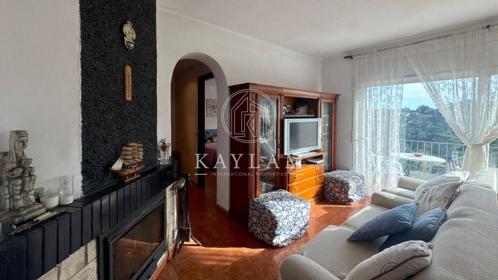 4 Zimmer Villa zu verkaufen in Lloret de Mar - 350.000 € (Ref: 8696320)