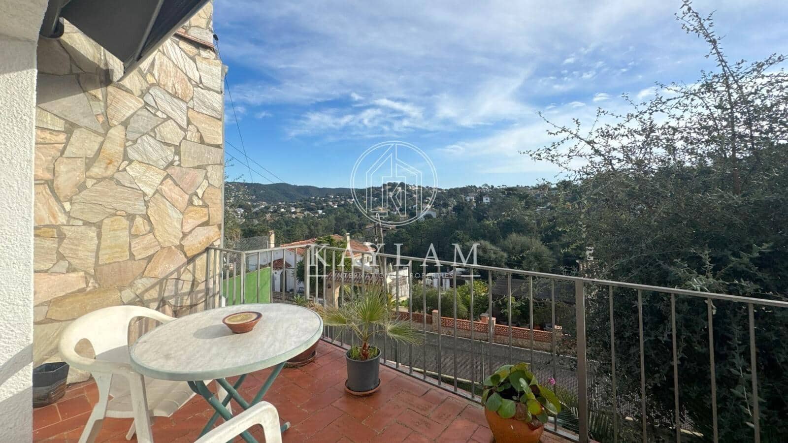 4 Zimmer Villa zu verkaufen in Lloret de Mar - 350.000 € (Ref: 8696320)