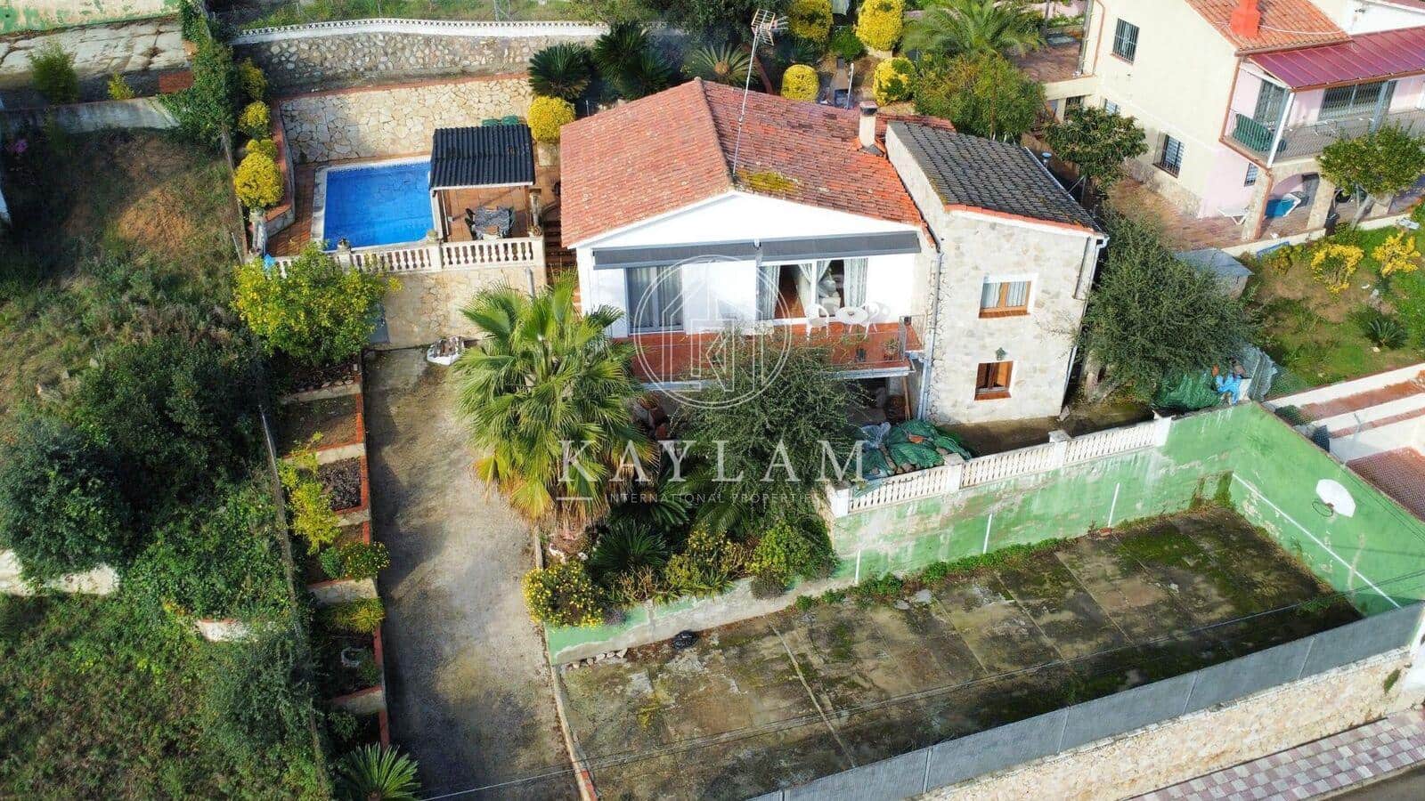 4 Zimmer Villa zu verkaufen in Lloret de Mar - 350.000 € (Ref: 8696320)
