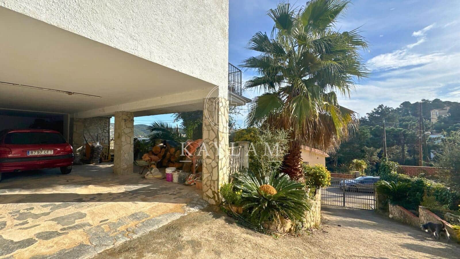 4 Zimmer Villa zu verkaufen in Lloret de Mar - 350.000 € (Ref: 8696320)