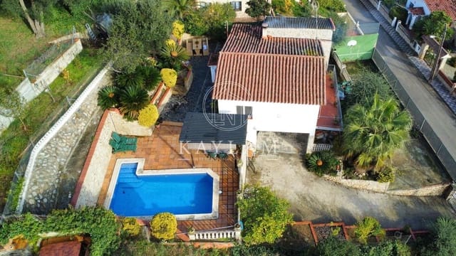 4 Zimmer Villa zu verkaufen in Lloret de Mar - 350.000 € (Ref: 8696320)