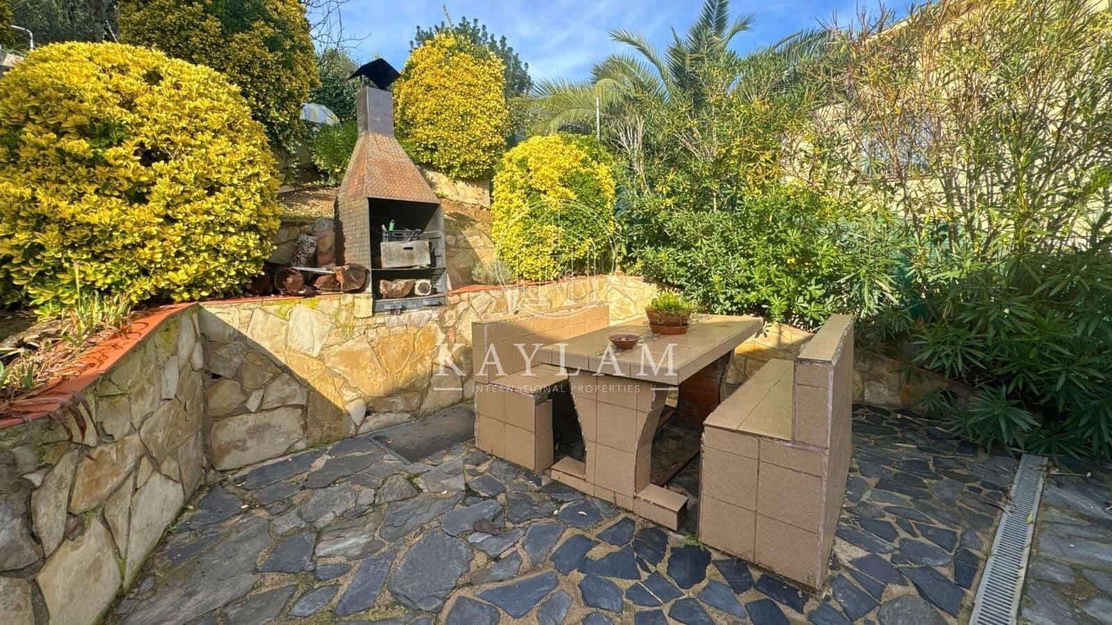 4 Zimmer Villa zu verkaufen in Lloret de Mar - 350.000 € (Ref: 8696320)