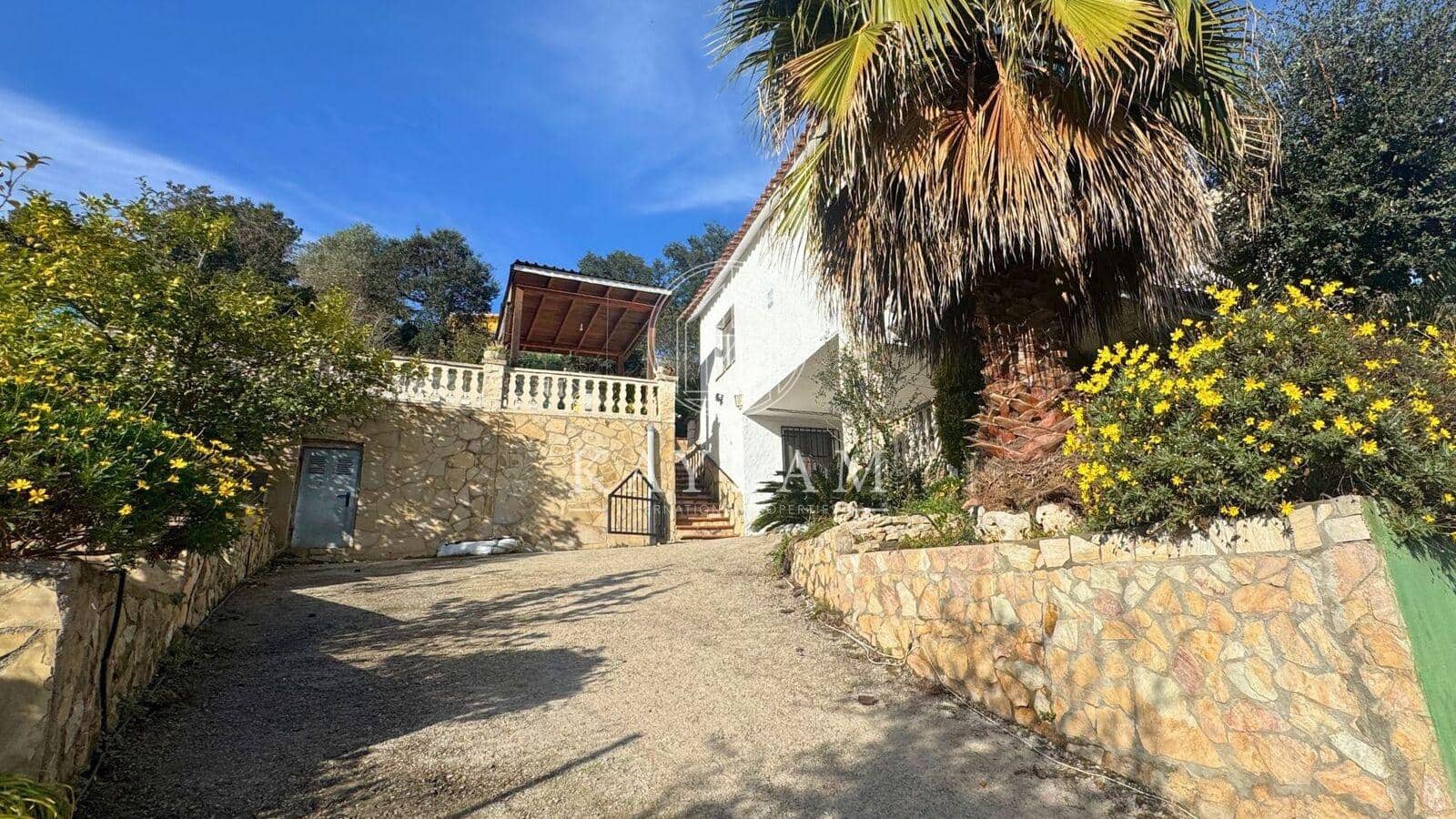4 Zimmer Villa zu verkaufen in Lloret de Mar - 350.000 € (Ref: 8696320)