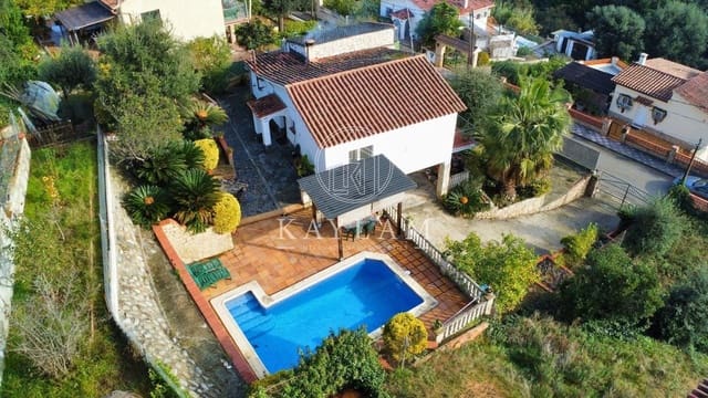 4 Zimmer Villa zu verkaufen in Lloret de Mar - 350.000 € (Ref: 8696320)