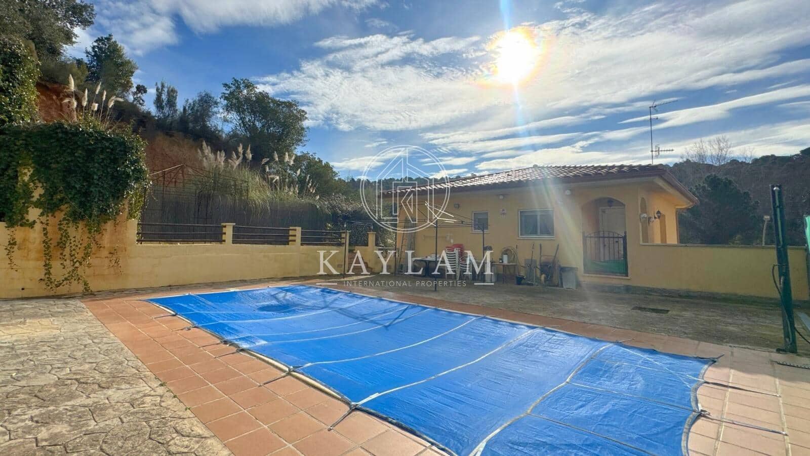 4 bedroom Villa for sale in Lloret de Mar - € 283,000 (Ref: 8770402)