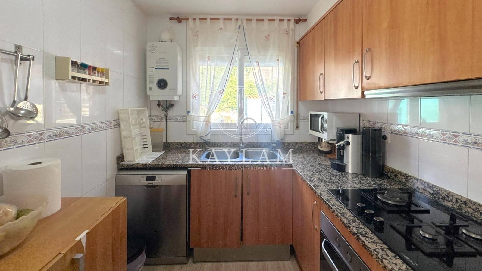 4 bedroom Villa for sale in Lloret de Mar - € 283,000 (Ref: 8770402)