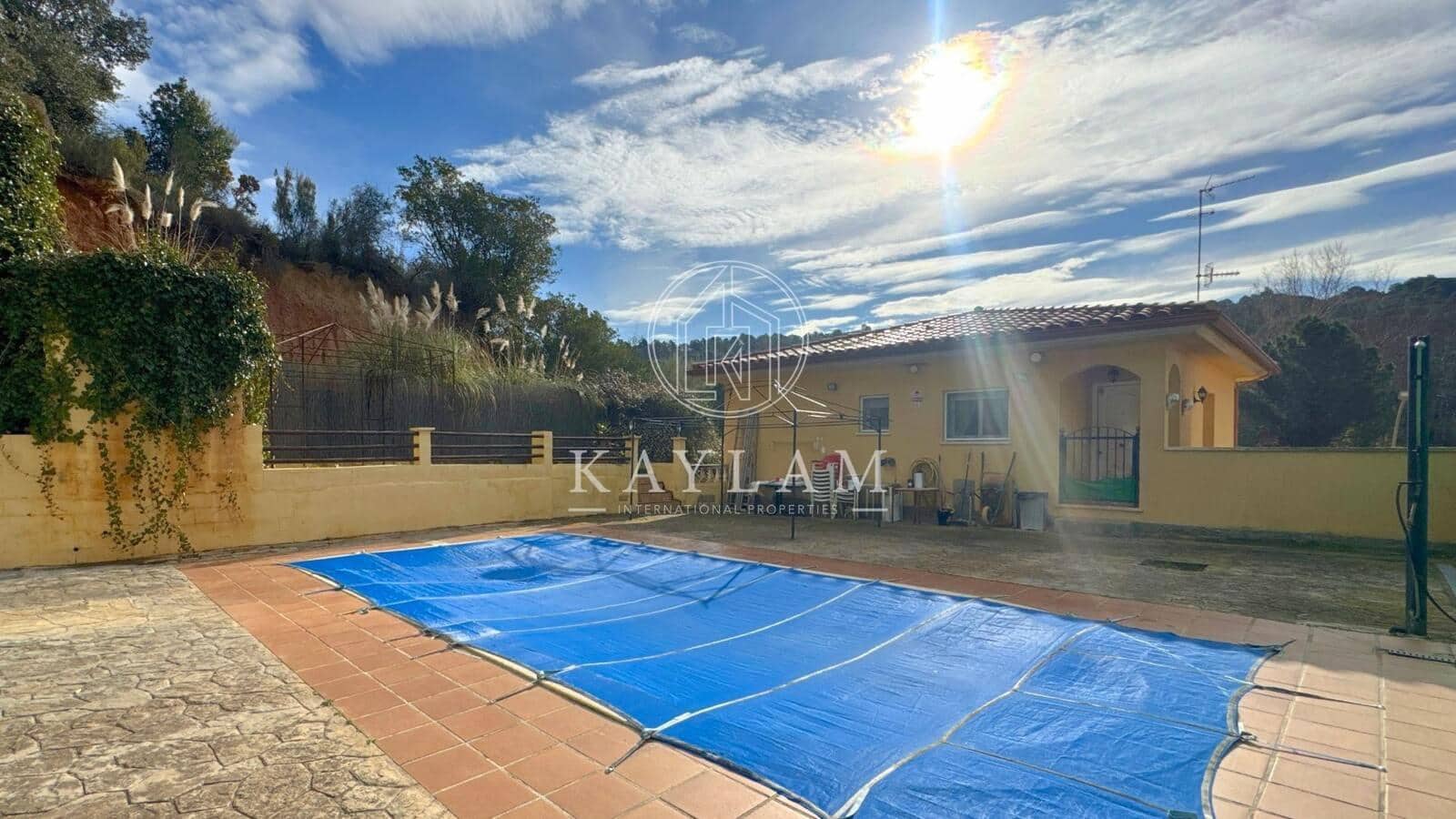 4 bedroom Villa for sale in Lloret de Mar - € 283,000 (Ref: 8770402)