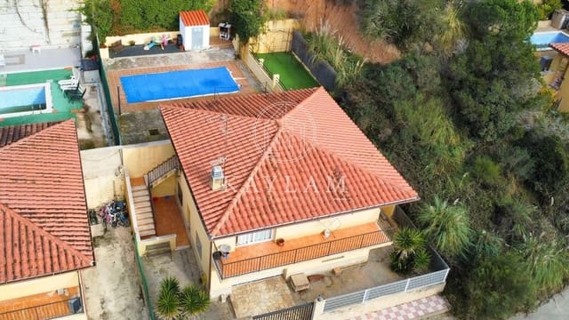 4 bedroom Villa for sale in Lloret de Mar - € 283,000 (Ref: 8770402)