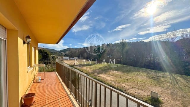 4 bedroom Villa for sale in Lloret de Mar - € 283,000 (Ref: 8770402)