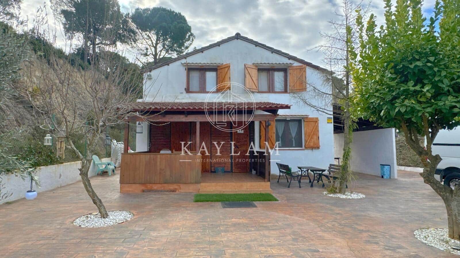4 soveværelse Villa til salg i Lloret de Mar - € 299.000 (Ref: 8806174)