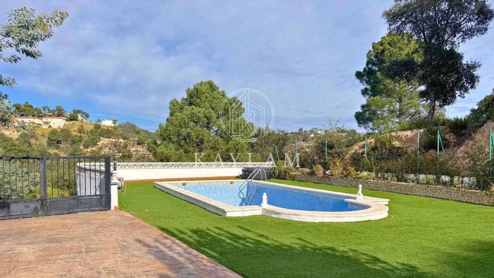 4 soveværelse Villa til salg i Lloret de Mar - € 299.000 (Ref: 8806174)