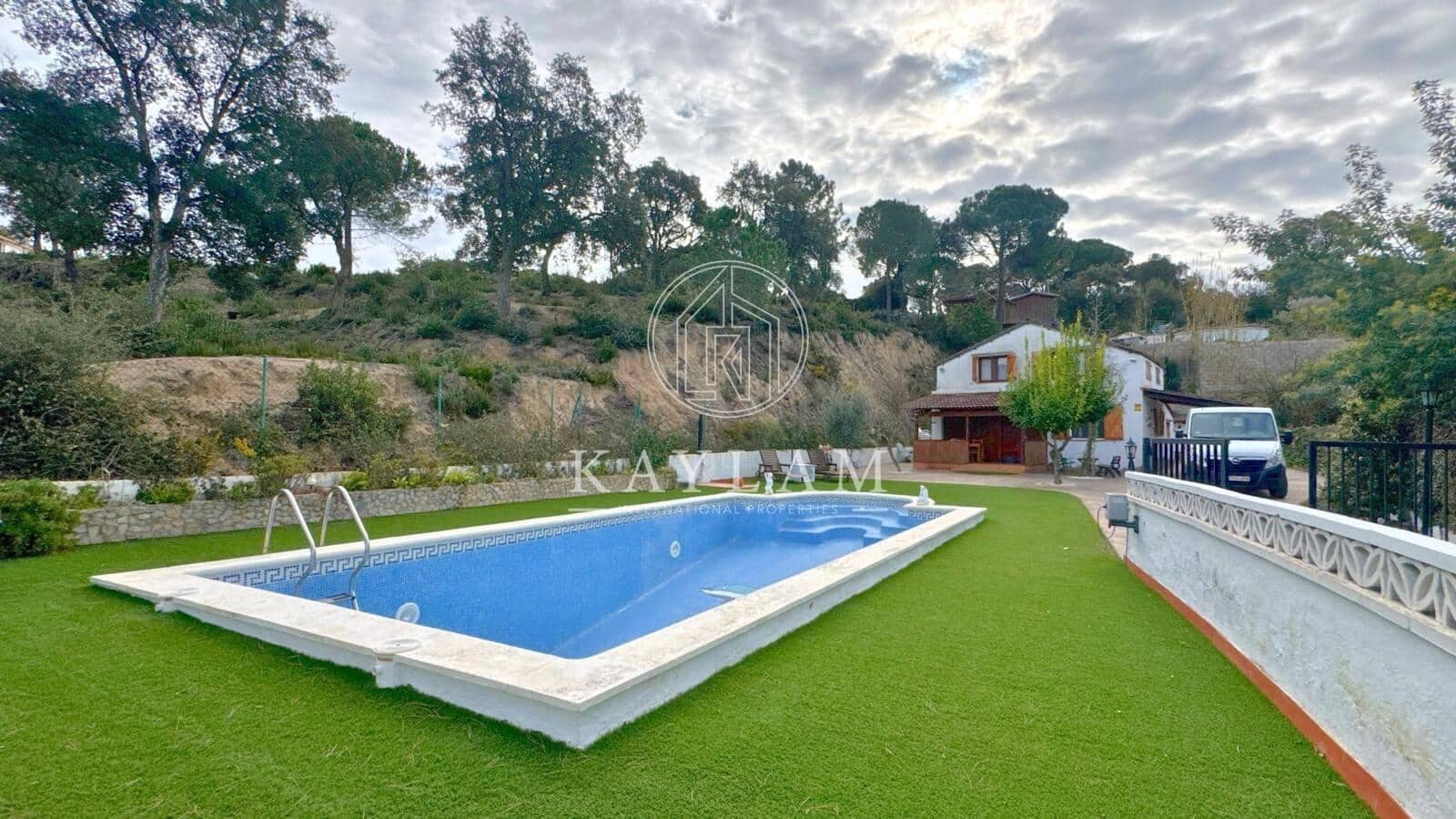 4 soveværelse Villa til salg i Lloret de Mar - € 299.000 (Ref: 8806174)