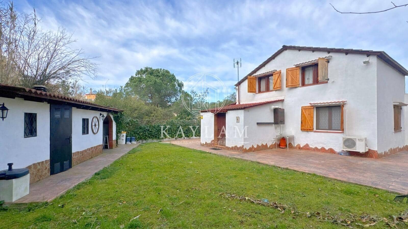 4 soveværelse Villa til salg i Lloret de Mar - € 299.000 (Ref: 8806174)