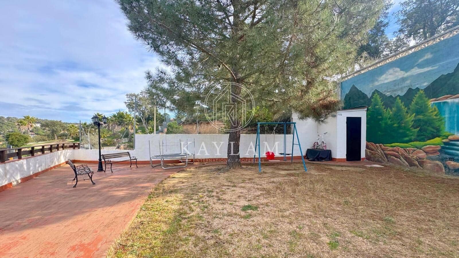 4 soveværelse Villa til salg i Lloret de Mar - € 299.000 (Ref: 8806174)