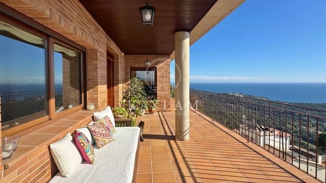 4 soveværelse Villa til salg i Roca Grossa, Lloret de Mar - € 1.100.000 (Ref: 8822353)